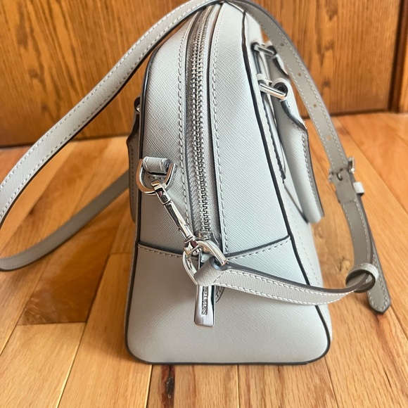 Michael Kors Crossbody Gray Handbag - Picture 2 of 3